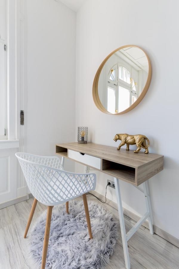 Designer Apartment On The Budapest Broadway With 2Br And Ac Exterior photo