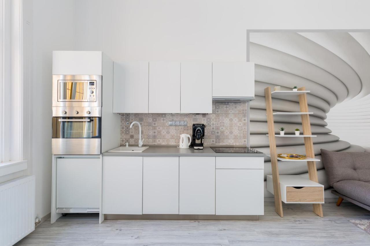 Designer Apartment On The Budapest Broadway With 2Br And Ac Exterior photo