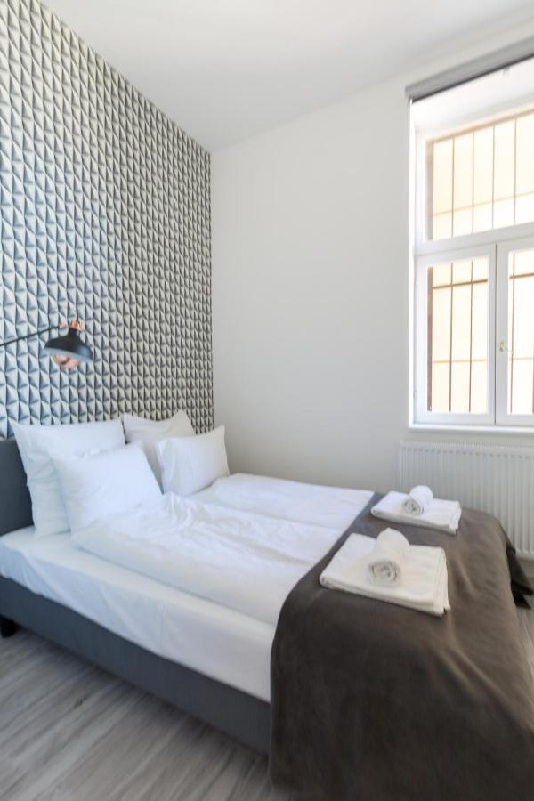 Designer Apartment On The Budapest Broadway With 2Br And Ac Exterior photo